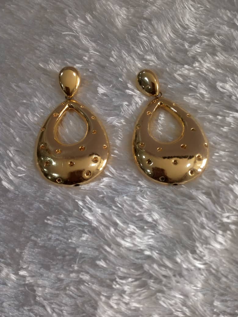 Big Brazilian gold earring